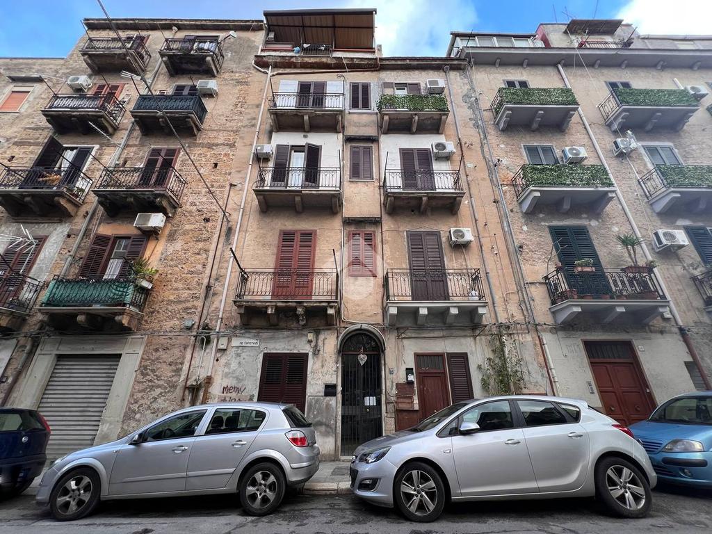 1 bedroom Apartment in Palermo, Italy No. 52256