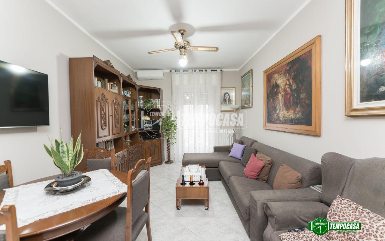 2 rooms Apartment in Milan, Italy No. 247815