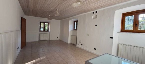 Apartamento de 2 dormitorios en Seriate, Italy No. 380838 8