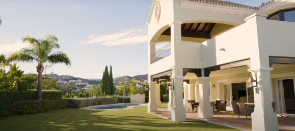 5 bedrooms Villa in Malaga, Spain No. 89184 3