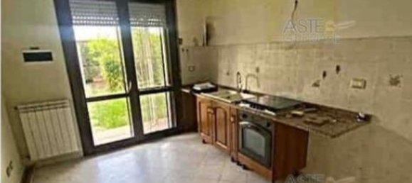 4 rooms Apartment in Calcinaia, Italy No. 200514 9