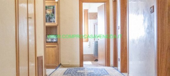 3 bedrooms House in Venice, Italy No. 124978 22