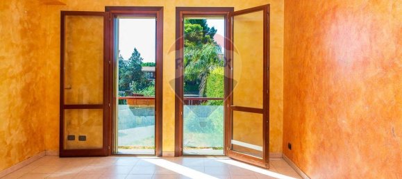 3 bedrooms Villa in Catania, Italy No. 328939 12