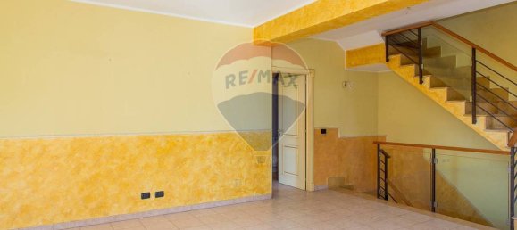 3 bedrooms Villa in Catania, Italy No. 328939 9