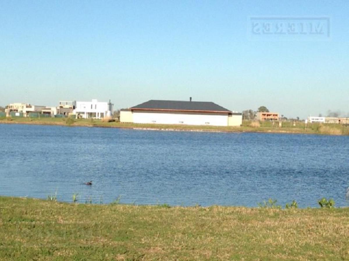  Land in Escobar, Argentina No. 121757