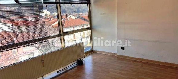 Oficina de 4 habitaciónes en Montalto Dora, Italy No. 87080 14