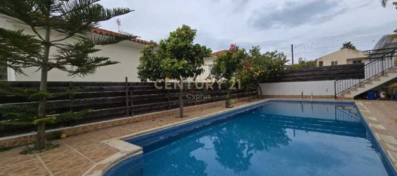 4 bedrooms Commercial property in Agios Tychonas, Cyprus No. 20793 16