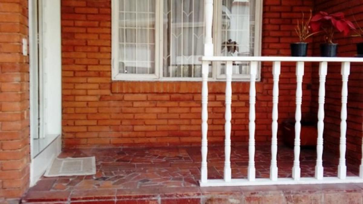 Casa de 4 dormitorios en Bogotá, Colombia No. 11703