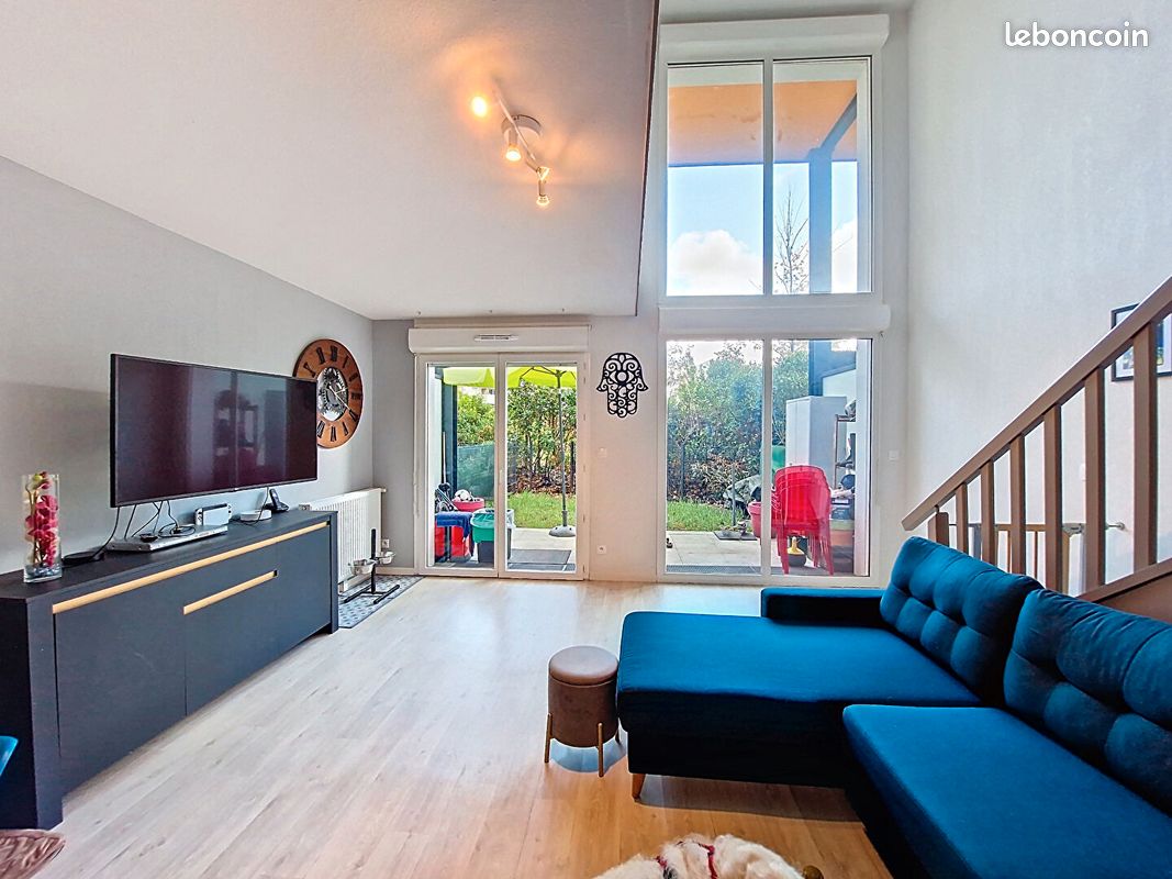 3 chambres Duplex à Mérignac, France No. 335881