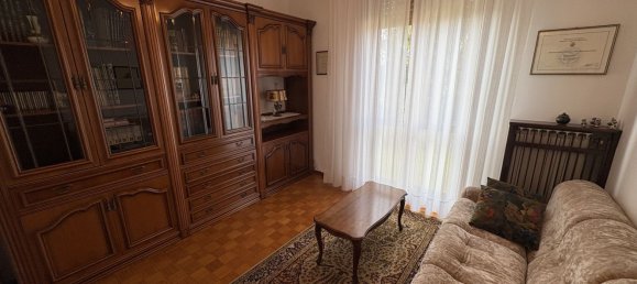 6-salle Appartement à Udine, Italy No. 179985 9
