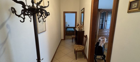 6-salle Appartement à Udine, Italy No. 179985 5