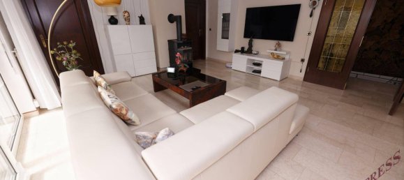 4-salle Terrain à Schwechat, Austria No. 163935 11