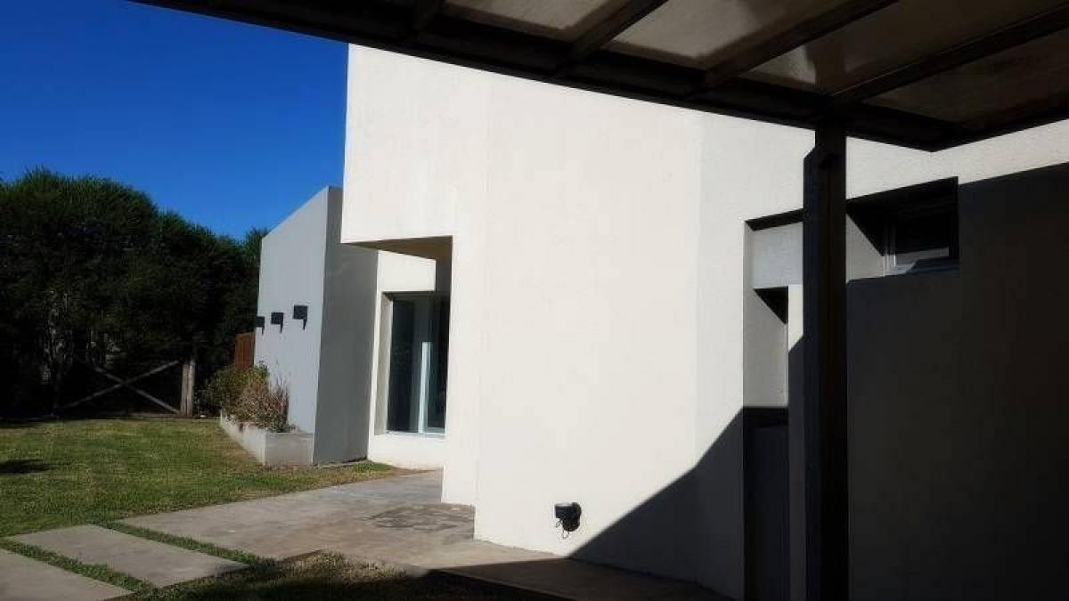 3 bedrooms House in Tigre, Argentina No. 103300