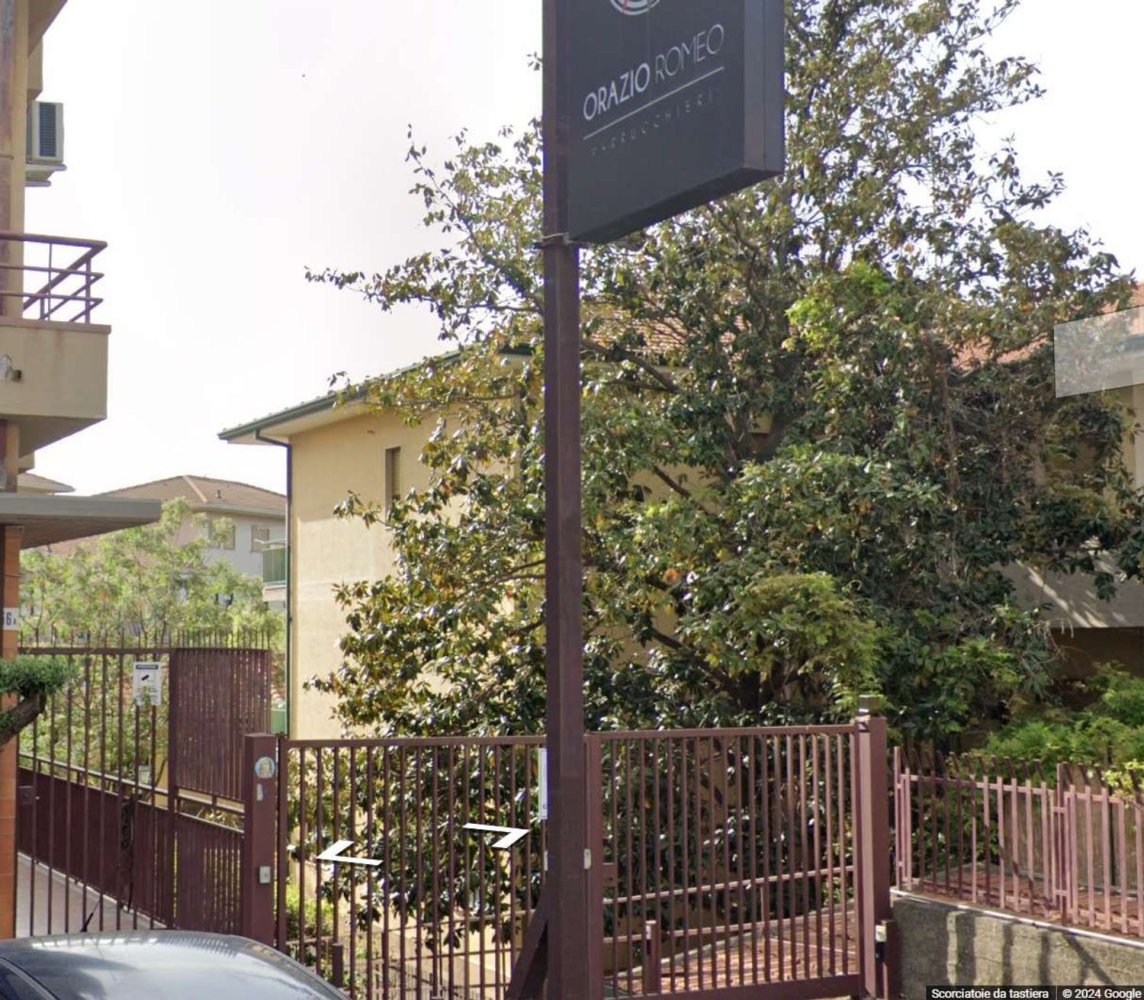 6 rooms House in Gravina di Catania, Italy No. 46937