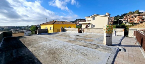 Дом с 4 комнатами в Фьяно Романо, Италия № 231767 36