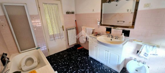 Дом с 4 комнатами в Фьяно Романо, Италия № 231767 21