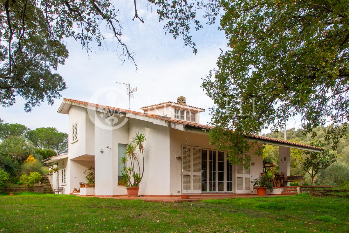 3 bedrooms Villa in Castiglione della Pescaia, Italy No. 232105