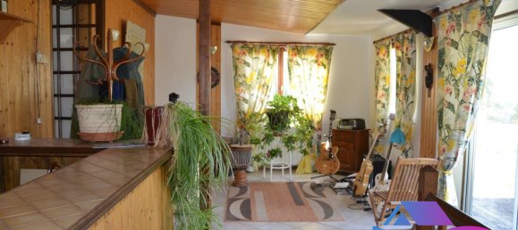 6 Schlafzimmer Haus in Le Chatelet, France, Nr. 272359 5