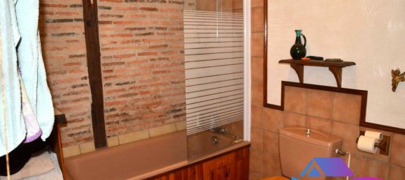 6 Schlafzimmer Haus in Le Chatelet, France, Nr. 272359 19