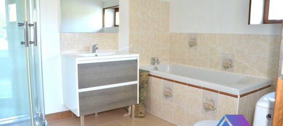 6 Schlafzimmer Haus in Le Chatelet, France, Nr. 272359 26