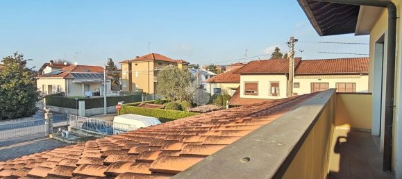 5 rooms Apartment in Carate Brianza, Italy No. 112424 23