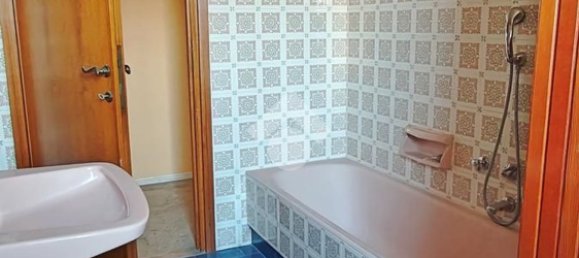 5 rooms Apartment in Carate Brianza, Italy No. 112424 14