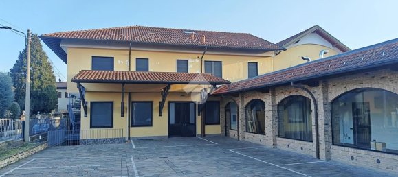5 rooms Apartment in Carate Brianza, Italy No. 112424 25