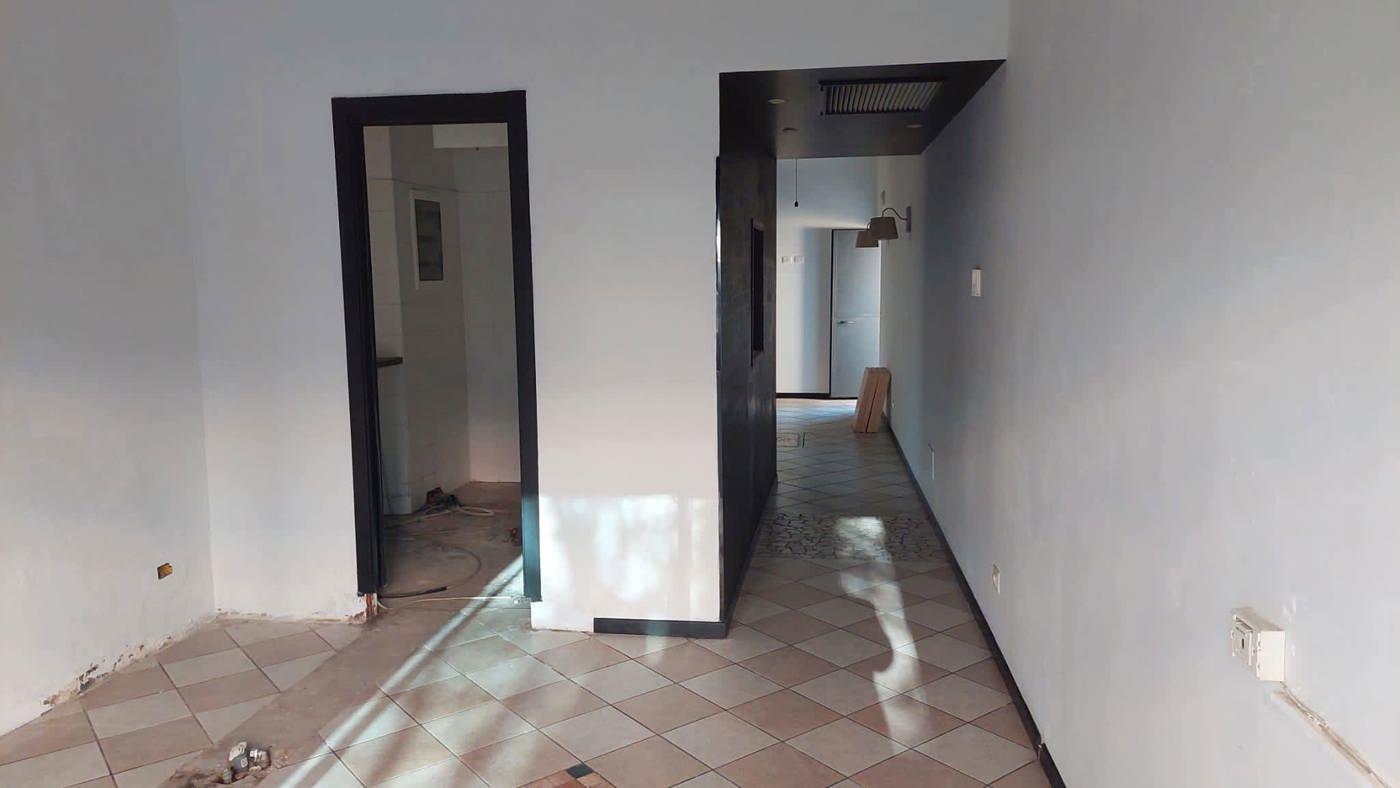2 rooms Commercial property in Pavia, Italy No. 351386