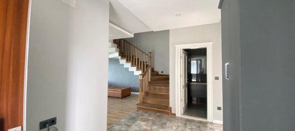 Villa 4+1 in Besikduzu, Turkey No. 20582 7