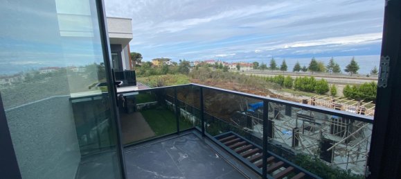 Villa 4+1 in Besikduzu, Turkey No. 20582 3