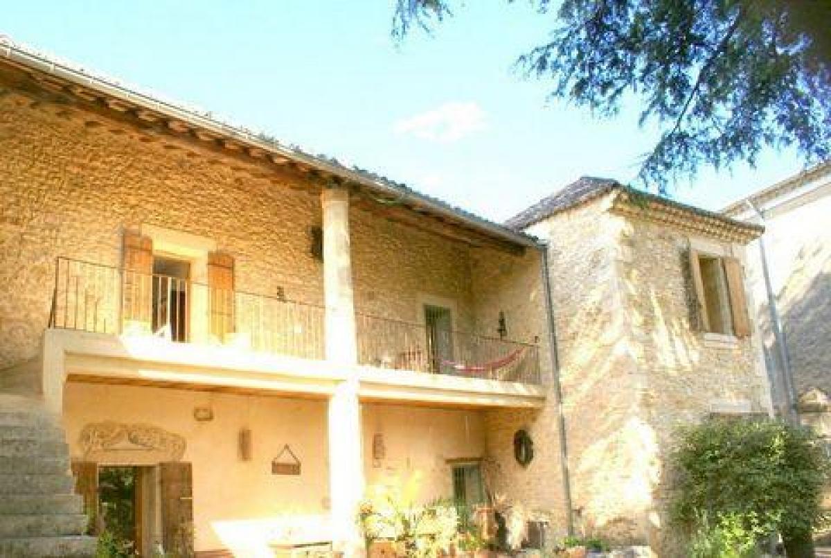 5 bedrooms House in Nimes, France No. 29842