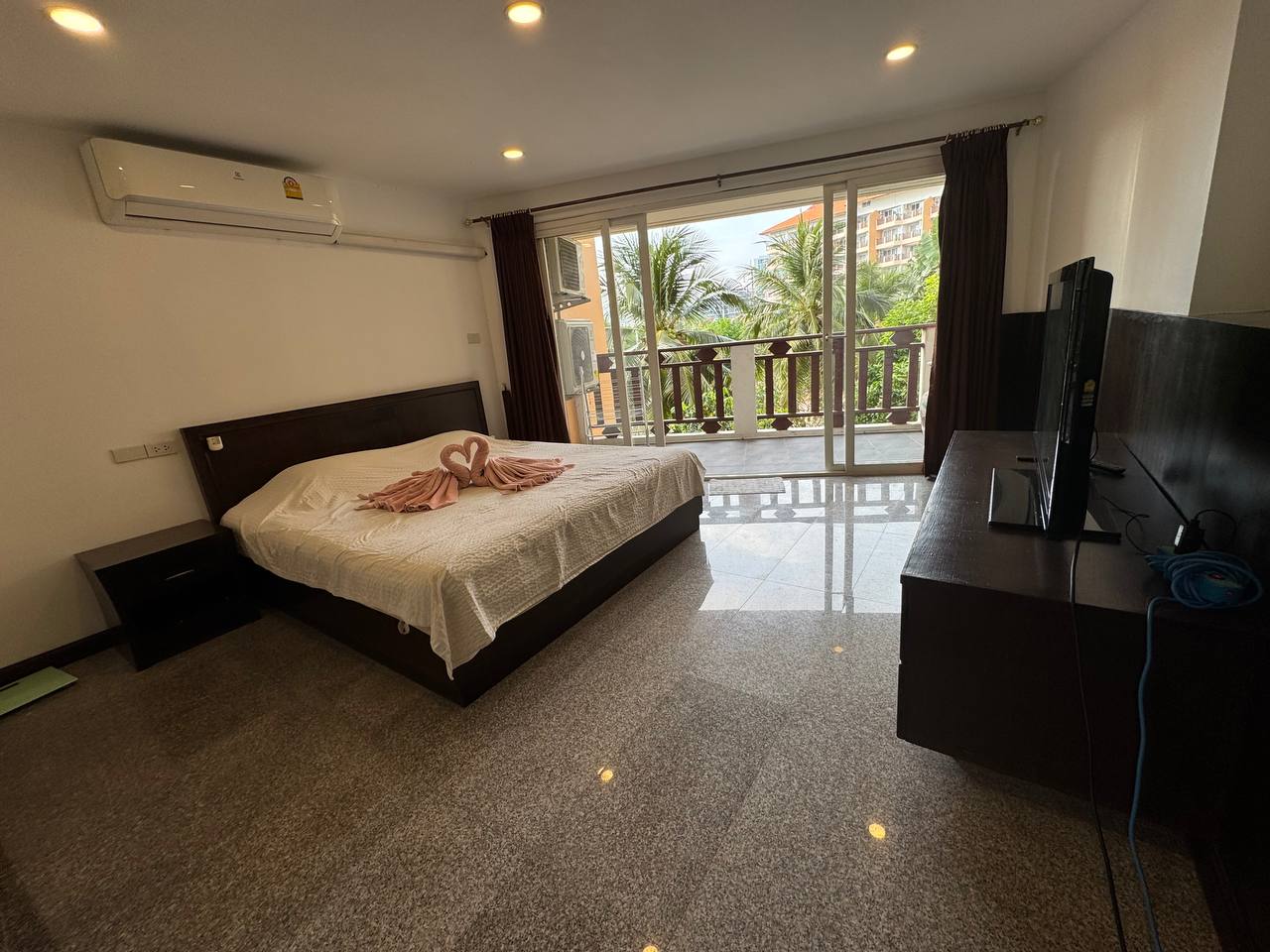 Apartamento de 384 dormitorios en Pattaya, Thailand No. 33621