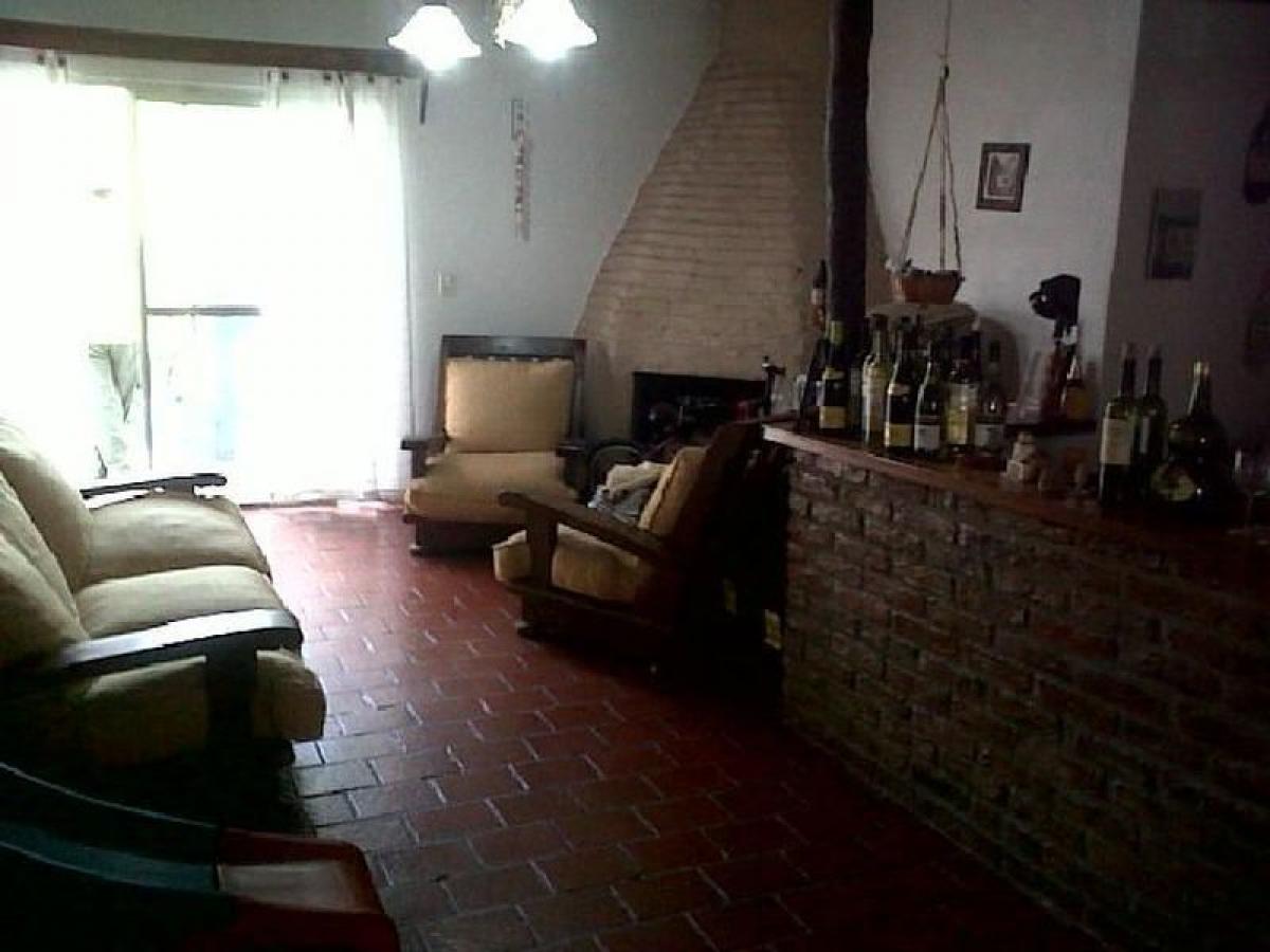 2 bedrooms House in Escobar, Argentina No. 21554