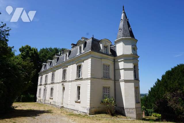 8 bedrooms House in Larcay, France No. 295149