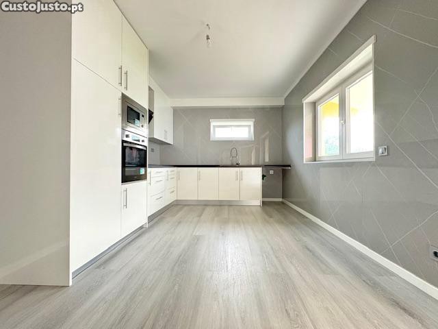 3 chambres Maison à Argoncilhe, Portugal No. 334816