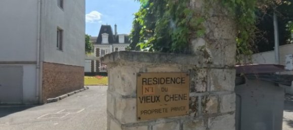 Garage in Creteil, France, Nr. 350289 2