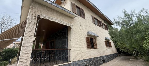 4 Schlafzimmer Villa in Elda, Spain, Nr. 160736 2