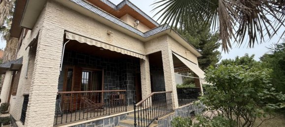 4 Schlafzimmer Villa in Elda, Spain, Nr. 160736 3