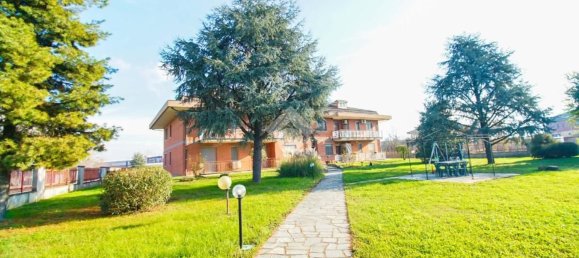 3 rooms Apartment in Turin, Italy No. 212609 20