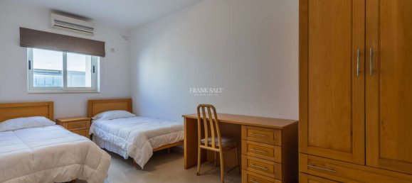 2 bedrooms Penthouse in Sliema, Malta No. 8257 26