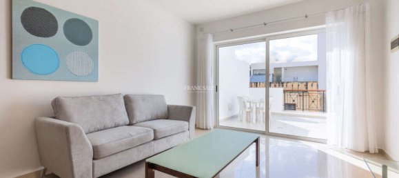 2 bedrooms Penthouse in Sliema, Malta No. 8257 2