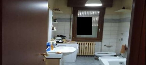 2-salle Appartement à Buscate, Italy No. 13021 32