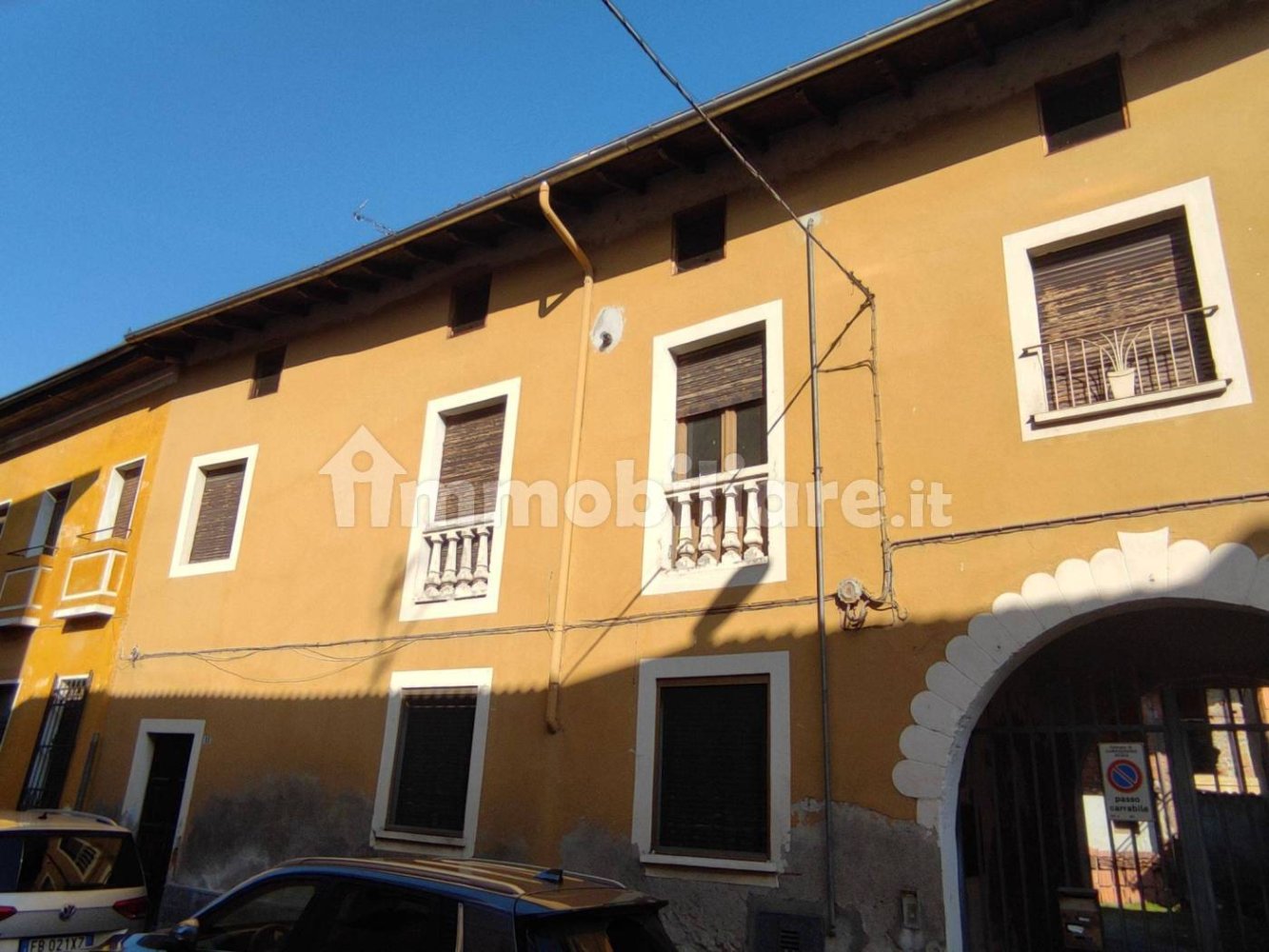 Дом с 5 комнатами в Карпиньяно Сезия, Италия № 250944