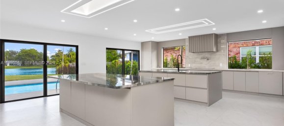 4 Schlafzimmer Villa in Miami, USA, Nr. 614998 23