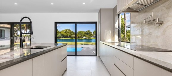 4 Schlafzimmer Villa in Miami, USA, Nr. 614998 10