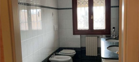 4 bedrooms Penthouse in Modena, Italy No. 20788 10