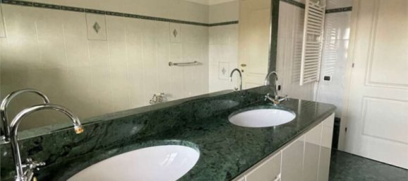 4 bedrooms Penthouse in Modena, Italy No. 20788 15