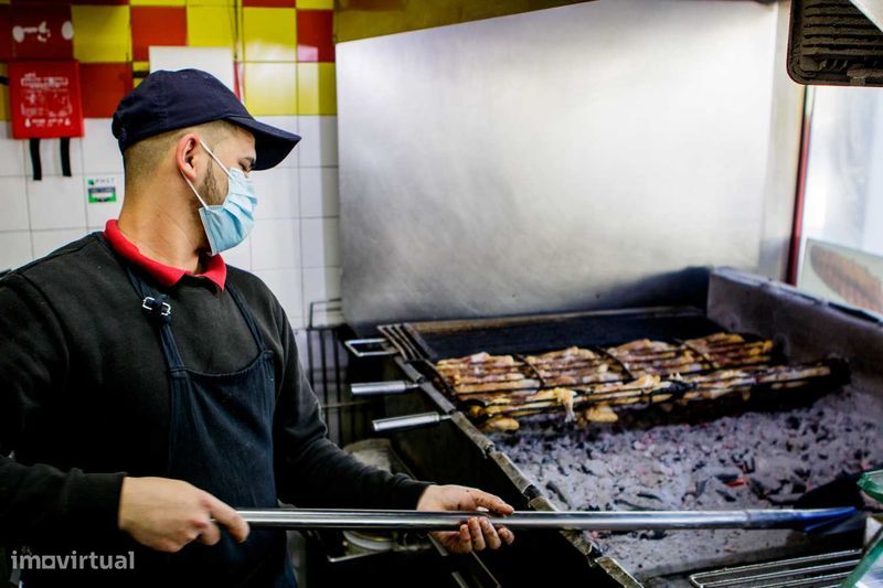 3 bedrooms Commercial property in Amadora, Portugal No. 221869