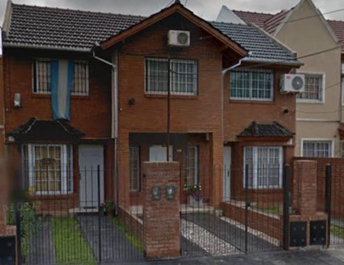 2 bedrooms House in San Miguel, Argentina No. 20620