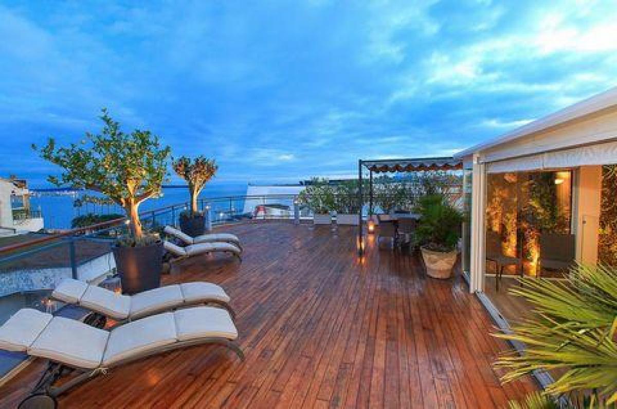 3 bedrooms Condo in Cannes, France No. 3439